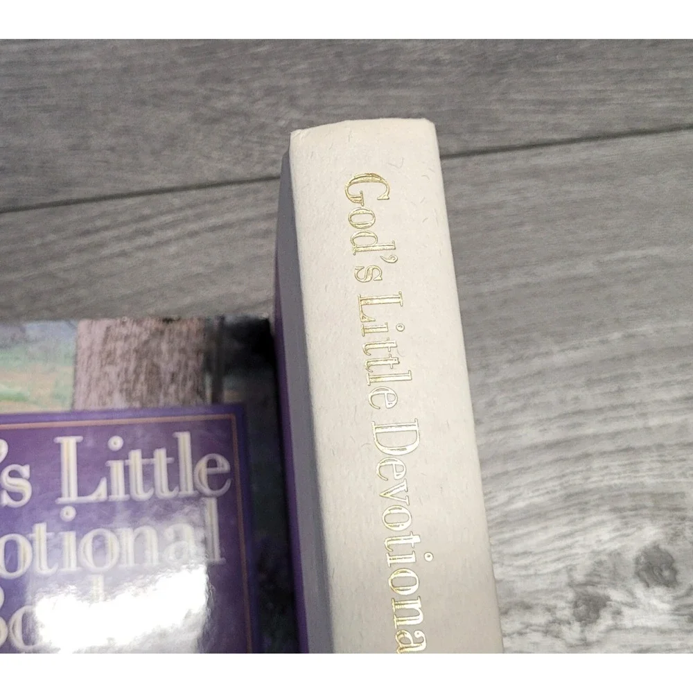 God's Little Devotional Book For Women (Hardcover Book)